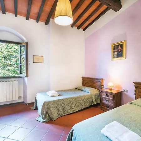 6 Bedroom Amazing In Holiday home *