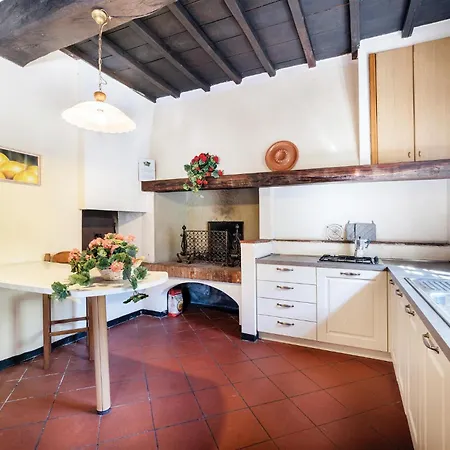 6 Bedroom Amazing In Holiday home *