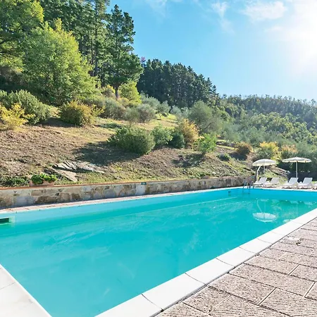 6 Bedroom Amazing In Holiday home *